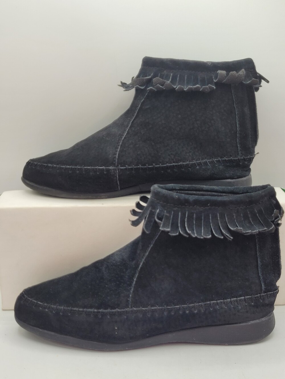 Minnetonkazip Heel Fronge Moccasins Size 7